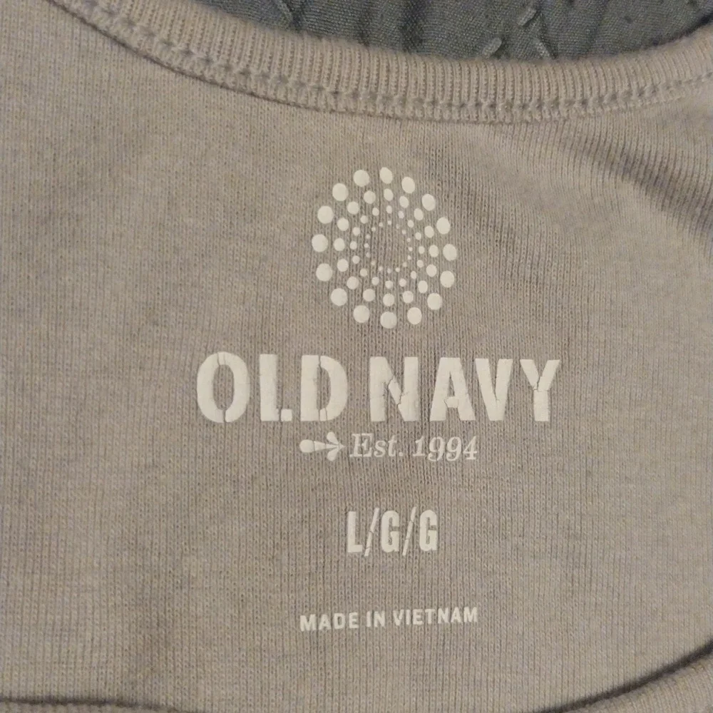 Old Navy White and Silver Sequin Tank - Picture 2 of 11